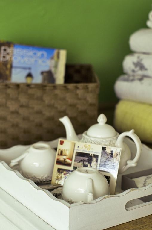 Gite Fa Mille Maison Bleu Robion en Luberon Habitación foto